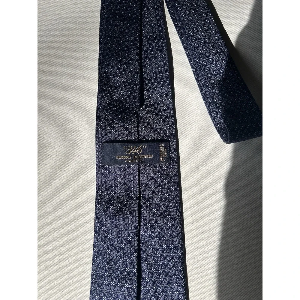 Brooks Brothers 346 100% Silk Tie Made USA Blue Small Print Design Old Money
